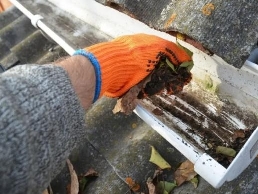 https://www.rooferlancaster.net/guttering-cleaning-lancaster website